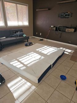 Queen size tri fold memory foam mattress