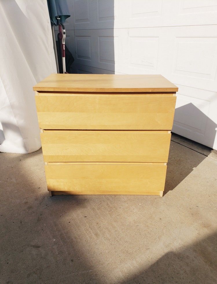 Dresser 