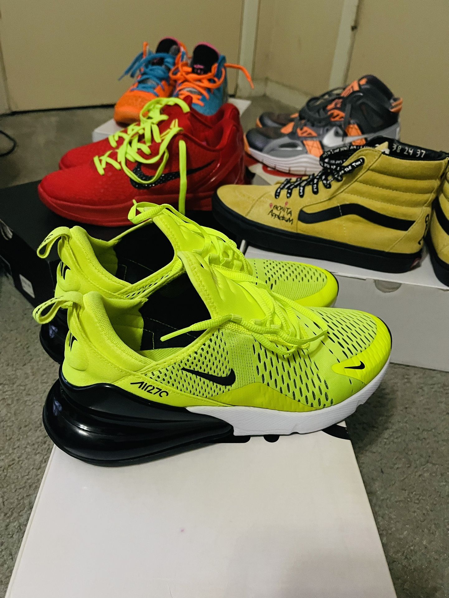 Nike Air Max 270 Volt Neon Green Running Sneakers Men's