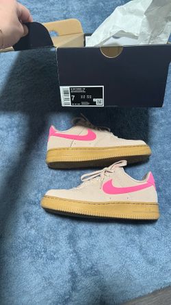 Women beige and hyper pink forces women 7