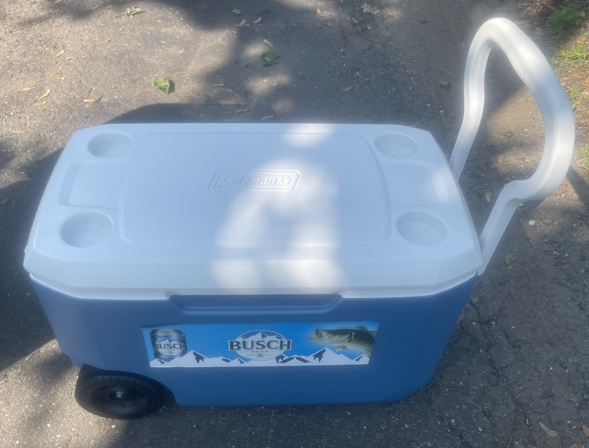 Coleman 316 Series 62 Qt Wheeled Cooler, 28.2" W, Busch Beer 	