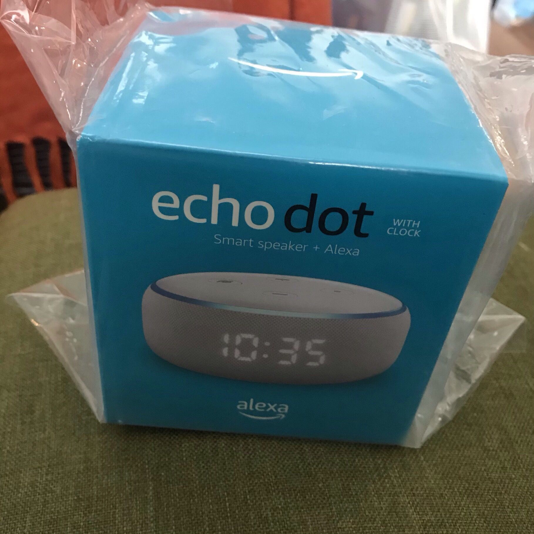 Alexa echo dot with clock