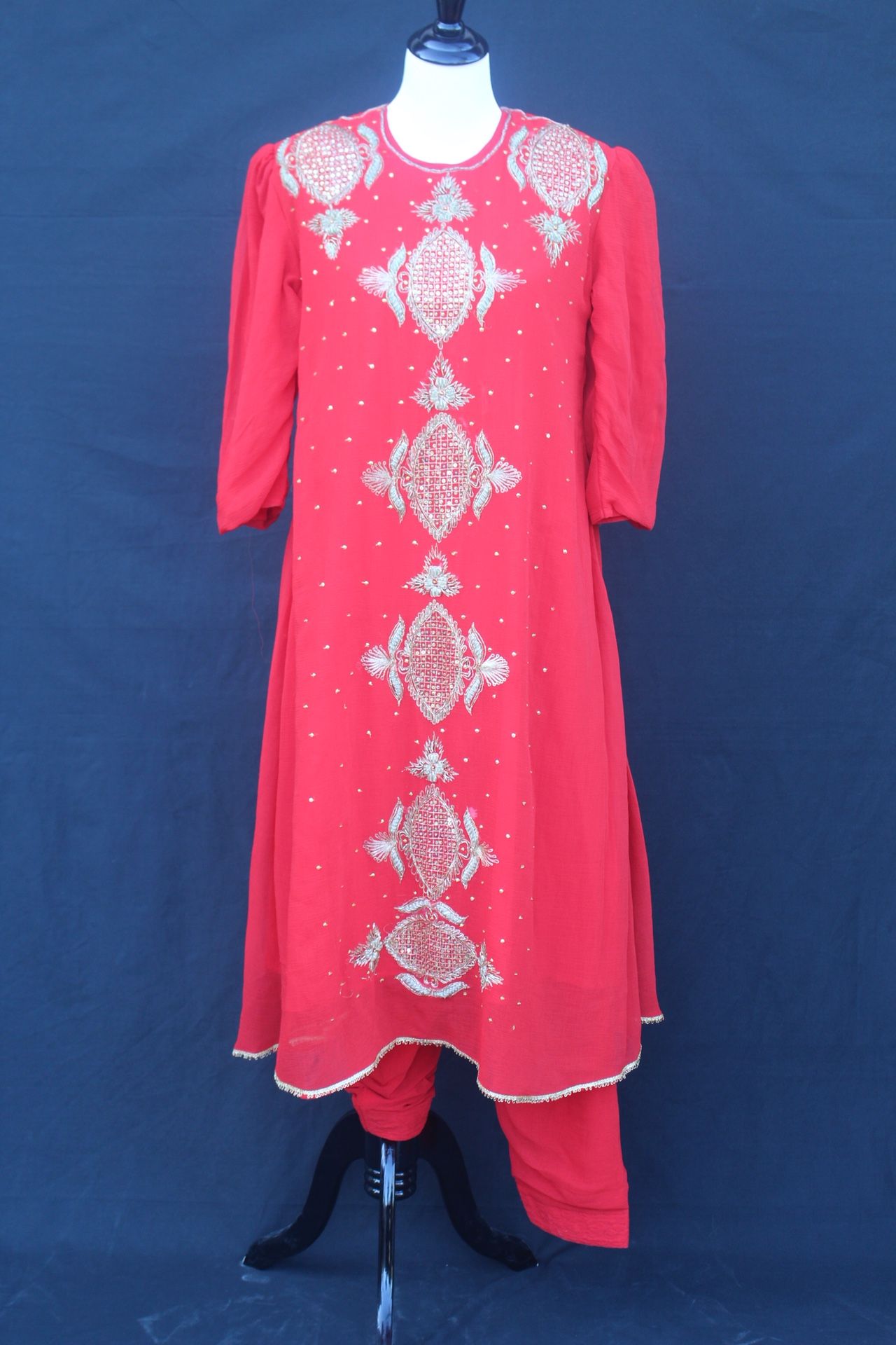Lovely Vintage Eastern Indian Red Tunic and Harem style Pant w/lovely Gold Thread detail
