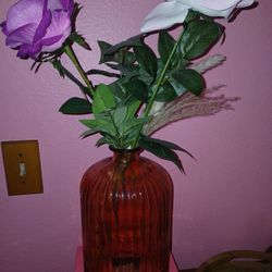 Pink Glass Vase Decoration With Artificial Roses