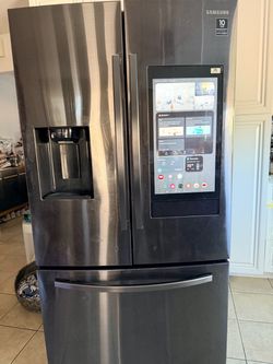 MUST GO TODAY!  Samsung Family Hub Smart Refrigerator – For Parts or Repair
