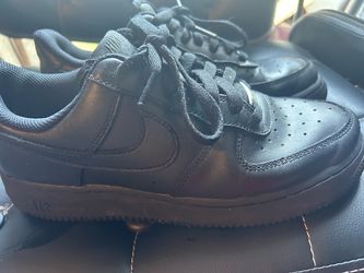 Size 8.5 woman black af1