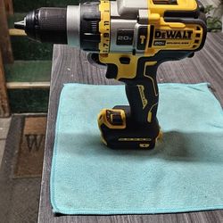DEWALT 20VMAX 60VMAX FLEX VOLT-1/2-HAMMERDRILL/DRILL DRIVER TOOL ONLY BRAND NEW 