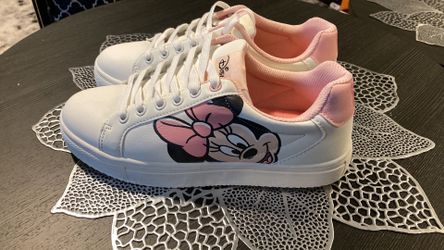 NEW Disney Ladies Athletic Minnie Mouse Shoes size 8