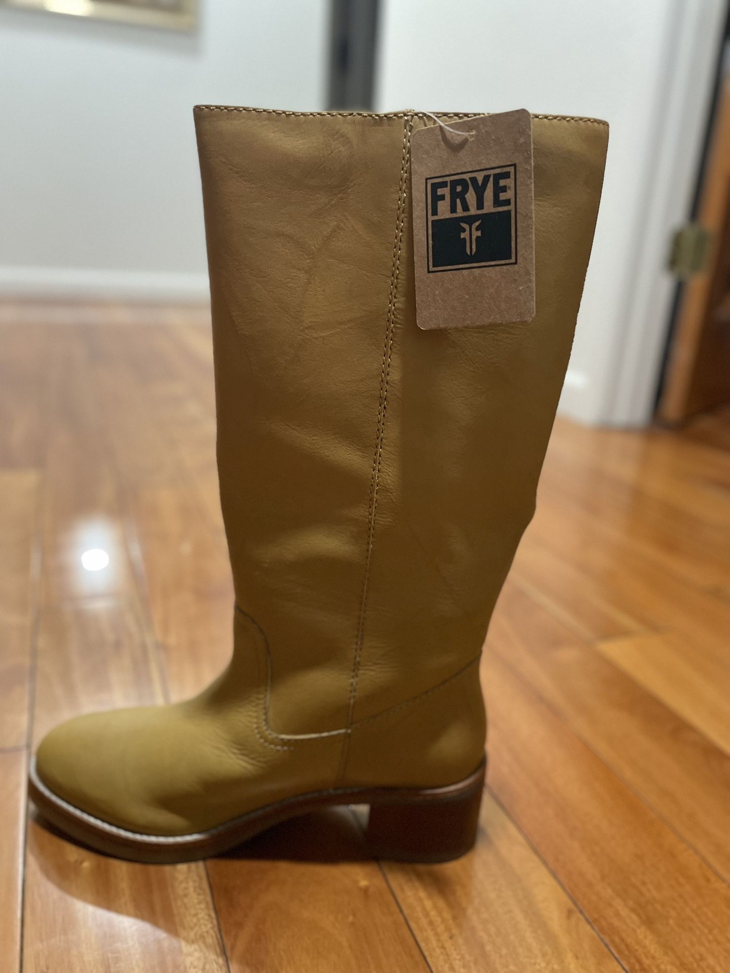 Brand new FRYE boots size 8.5
