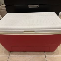 Igloo 48 Quart Cooler For Camping, Fishing, Tailgating, Etc 