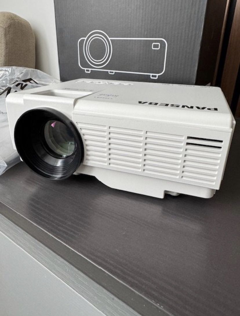 New Projector - Projects Up to 200"
