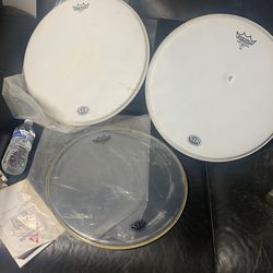 Assorted Drum Heads 2 -18 s N A 16 Head Clear Coated