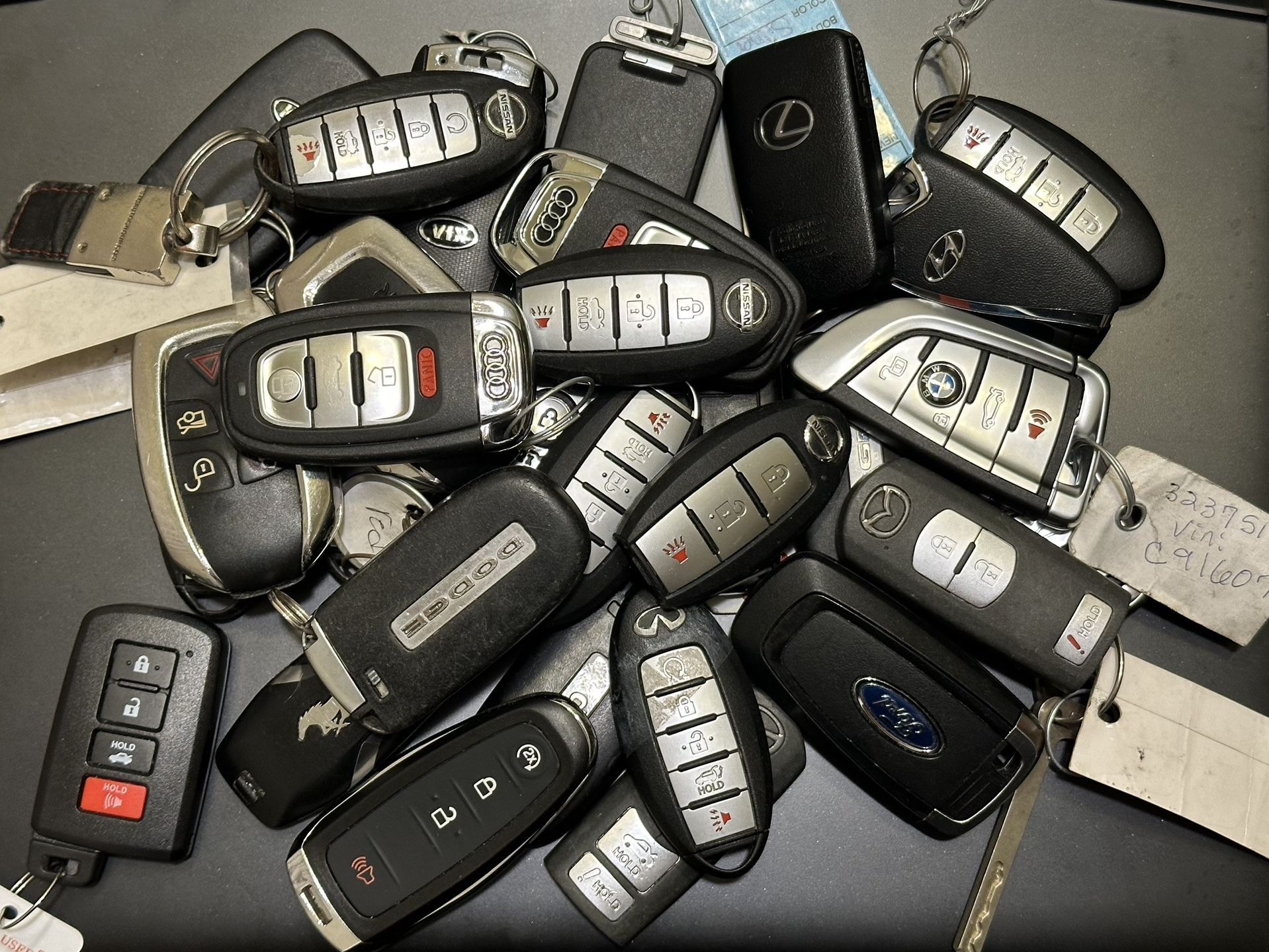 Porsche key fob Toyota key fob Nissan key fob Bmw key fob Mercedes benz key fob Range rover key fob Chevrolet key fob Dodge key fob Honda key fob