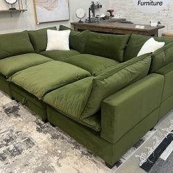 BRAND NEW LUXURY CLOUD COUCHES 