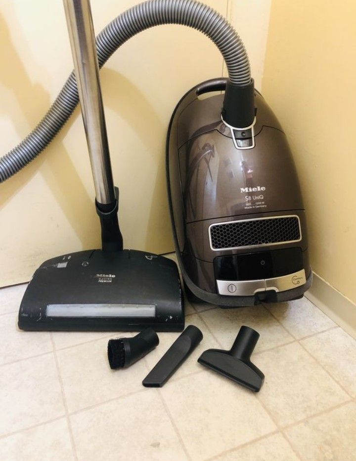 Miele S8 UniQ Canister Vacuum Cleaner