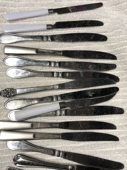 16 Cuchillos De Mesa Gratis
