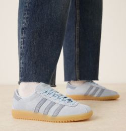 Adidas Suede Sneaker Light Blue Gum Sole