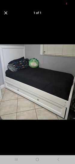 2 twin beds with storage