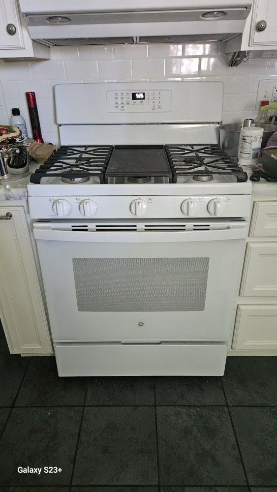 GE Gas Stove
