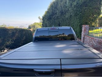 Bakflip MX4 folding tonneau cover