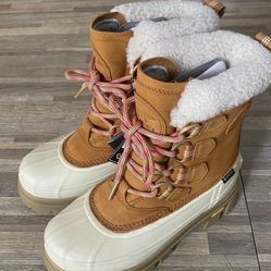 SOREL Boots Brand New With Tags Size 6