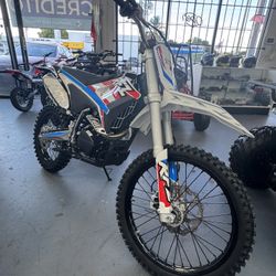Dirt Bikes 250 Cc