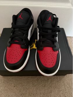 Low top Jordans