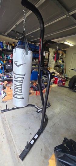 ​Century 2-in-1 Boxing Stand + Everlast Heavy Bag