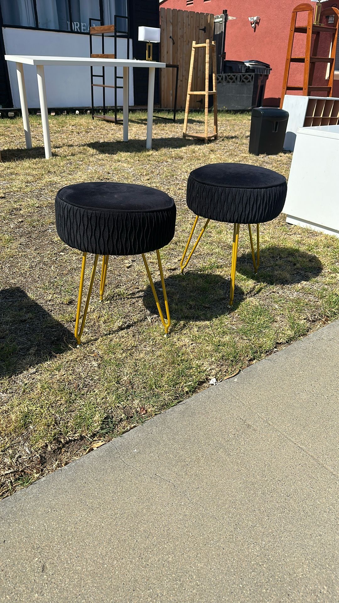 Black stools