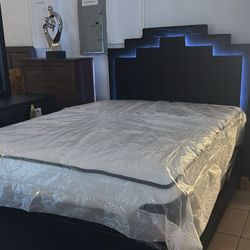 BED ROOM - BED QUEEN - CAMA QUEEN - NUEVA EN TIENDA CON UN 4% DE DESCUENTO