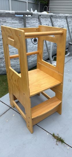 Natural Wood Toddler Standing Tower