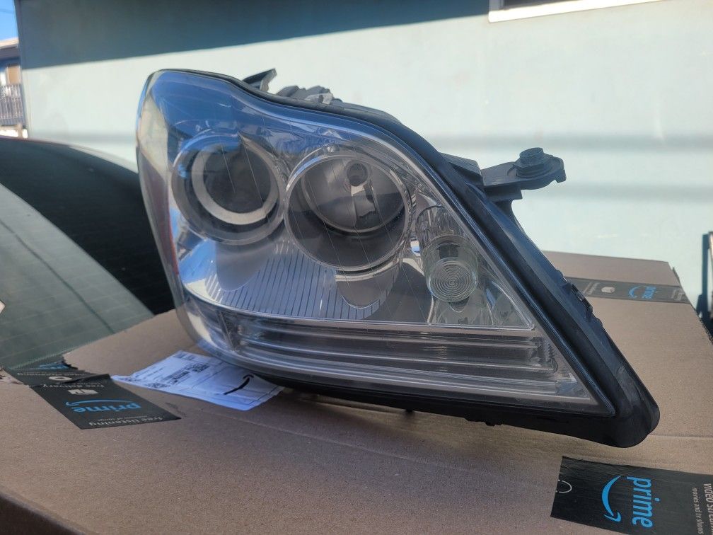 Mercedes Gl450 Right Headlight