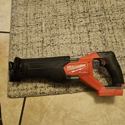 Milwaukee Saw Saw Tool Only 