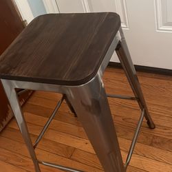 4 Bar Stools