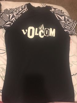 Size small Volcom shirt