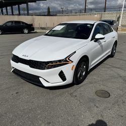 2022 KIA K5