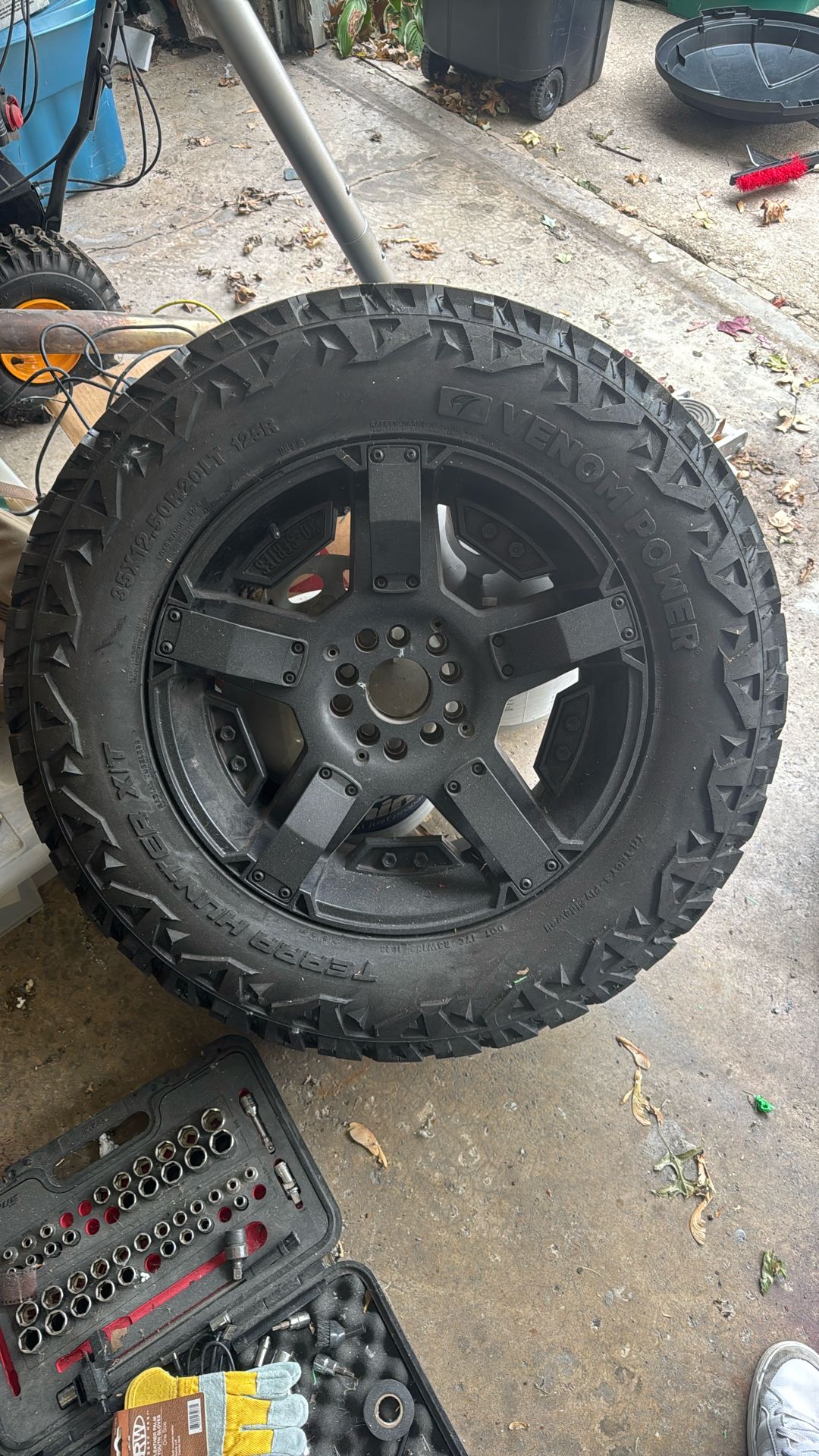 Xd Series Rim And 35X12.50R20LT 125R VENOM POWER TERRA HUNTER X/T