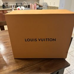 Louis Vuitton 