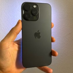 Apple iPhone 15 Pro Max 10/10 Condition Unlocked / No Sim Card Restrictions Black Color 