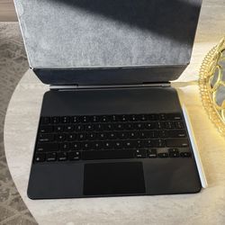 Apple Magic Keyboard & Pencil 