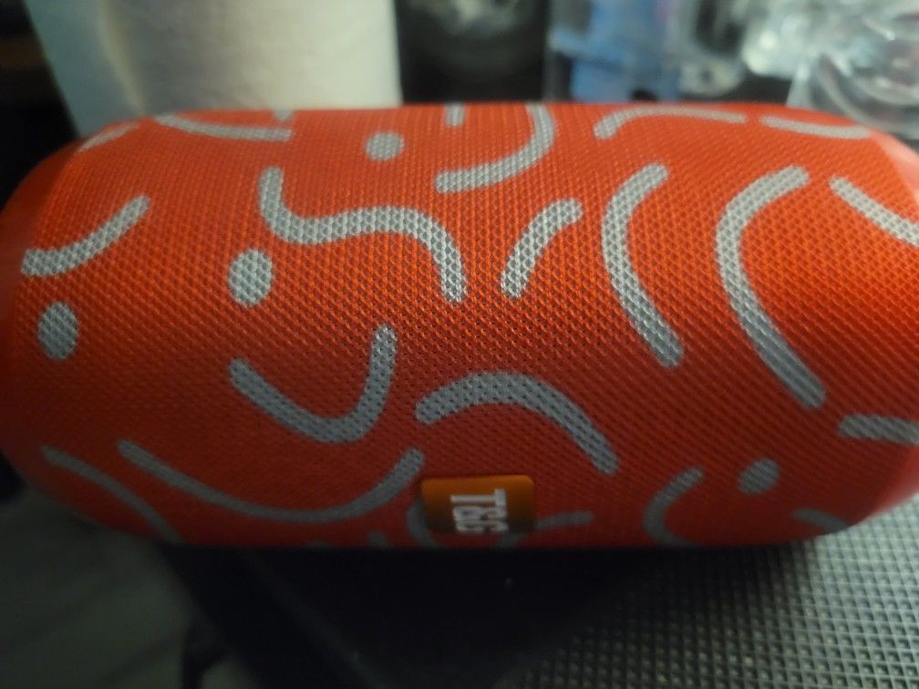 Bluetooth Speaker Red Brabd New In Box