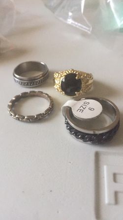 Men’s ring lot/15.00