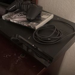PlayStation 3 with 2 controllers 3 games good condition