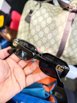 Brand new sunglasses for women / Gucci