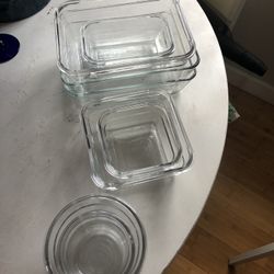 8 Pieces Of Microwaveable Glass Pans/bowls
