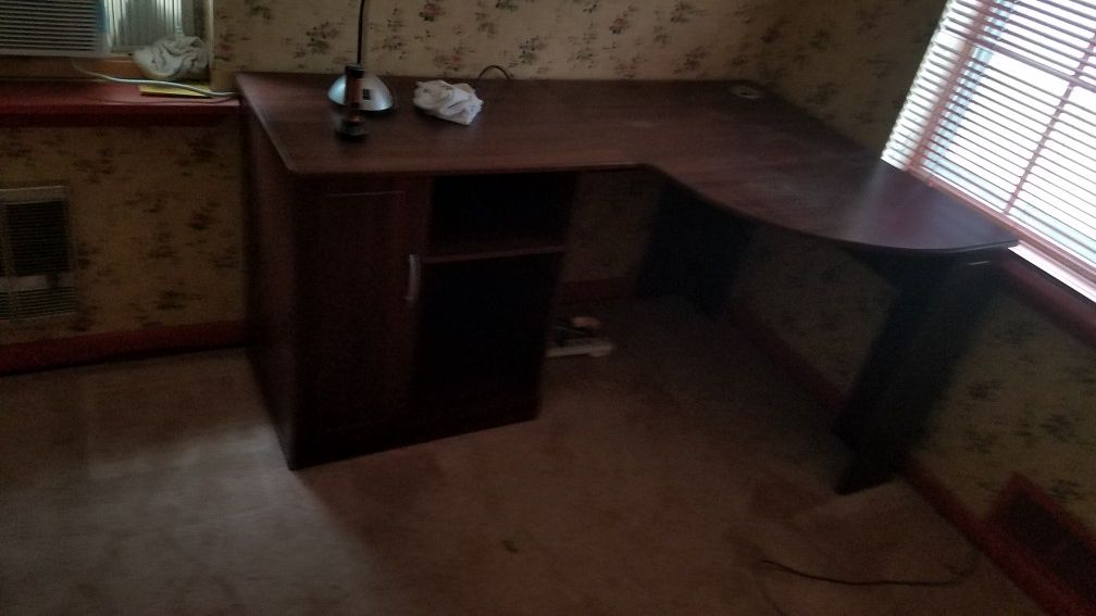 Computer table