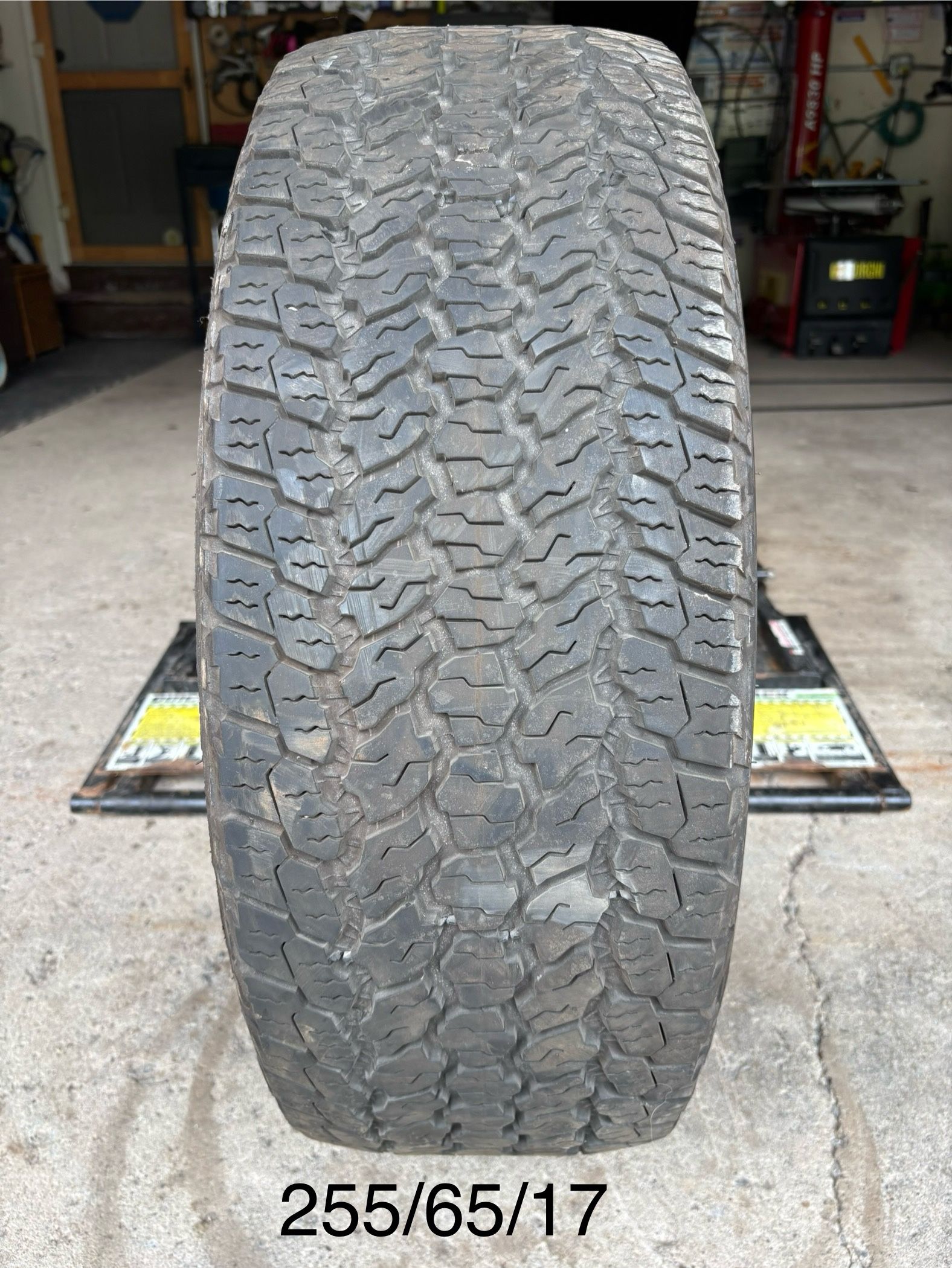 (1) - 255/65/17 Goodyear Wrangler All-Terrain Adventure Tire