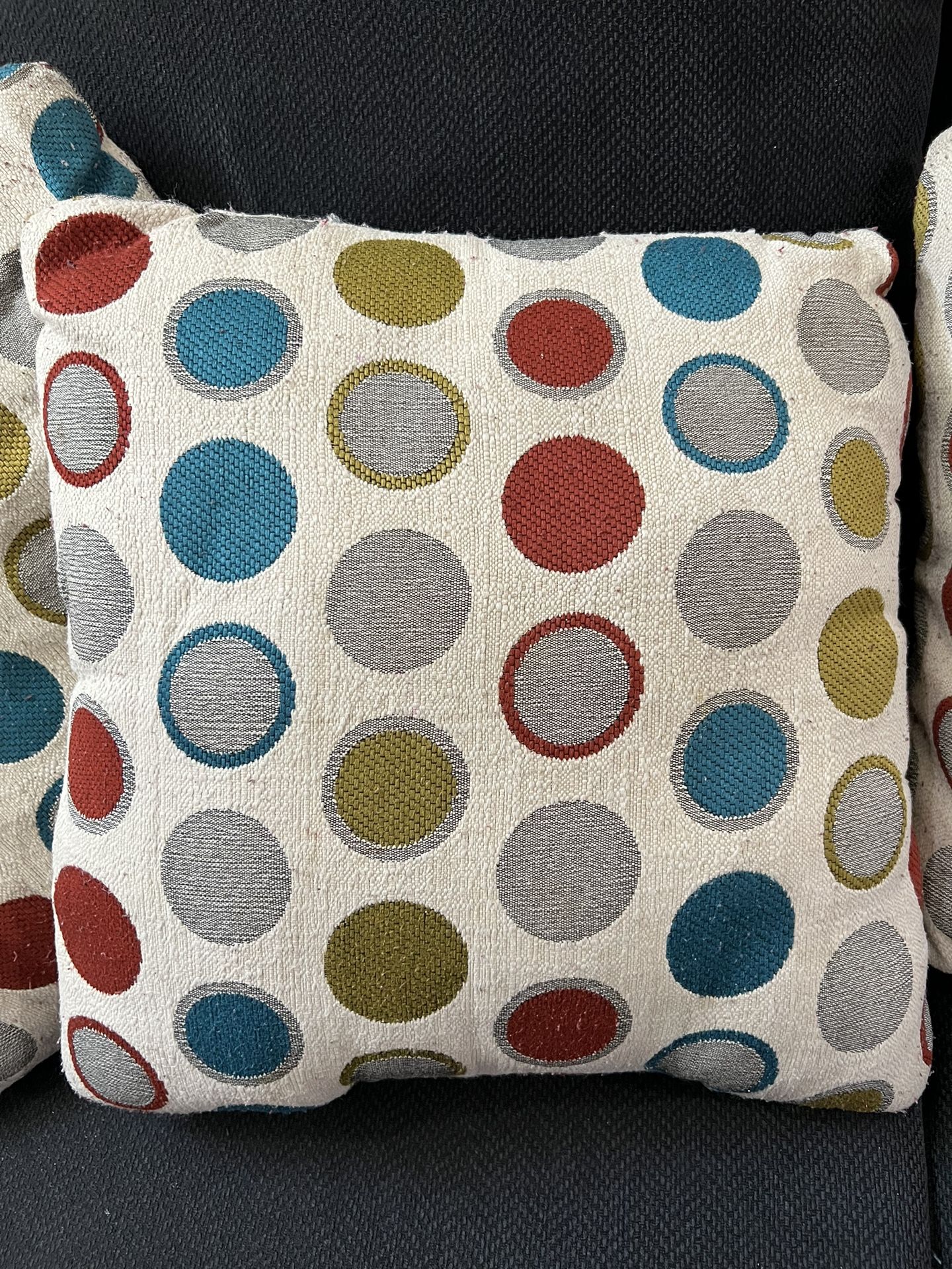 Set Of 5 Large Couch Pillows (turquoise, Red, Green, White) for Sale in  Inglewood, CA - OfferUp