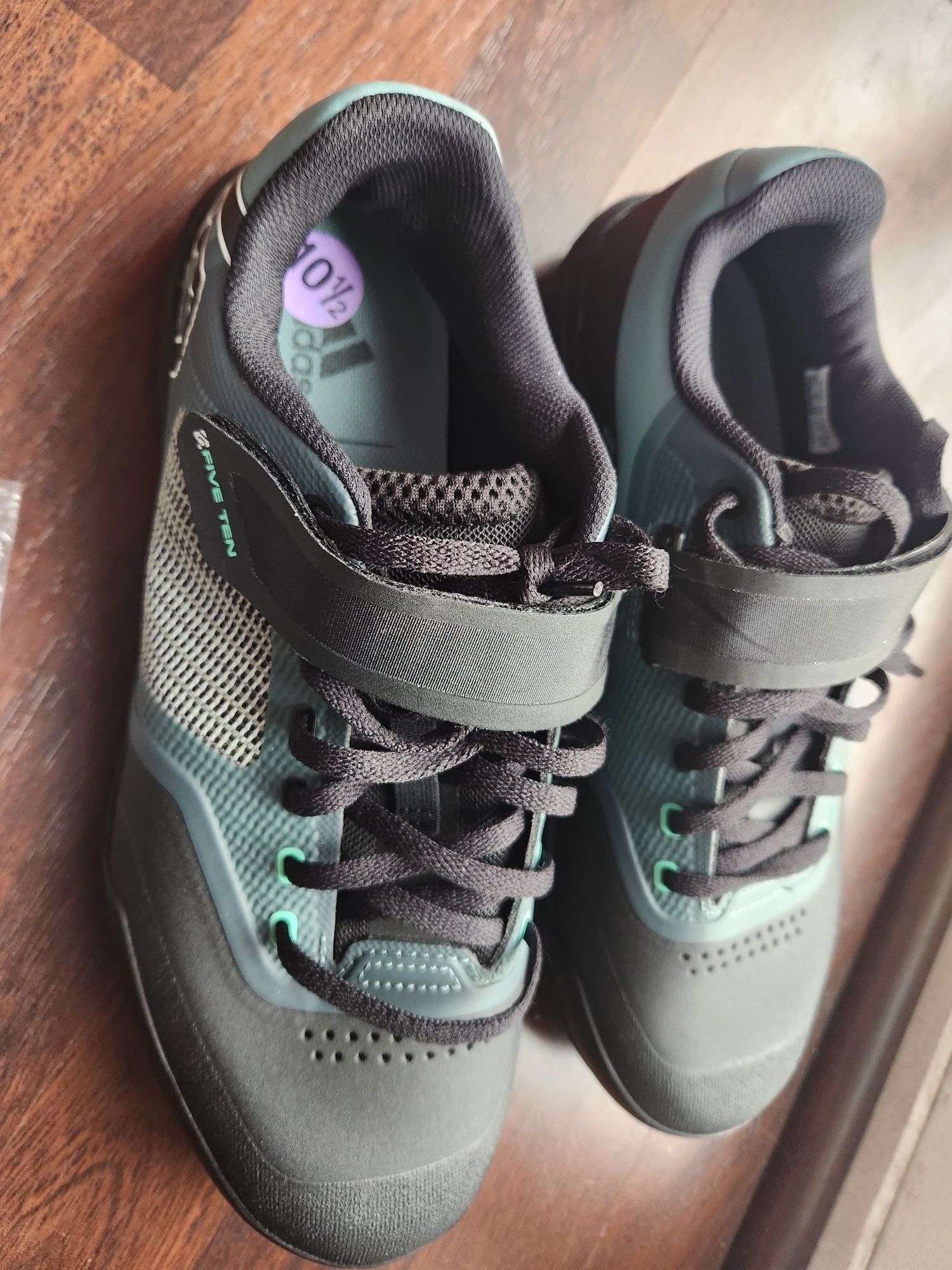 Adidas Five Ten Clip in Mountain Bike Stealth Women Shoes (Size = 10.5)