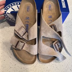 Brand New, Never Worn Size 42 Arizona SFB Taupe Suede Birkenstocks